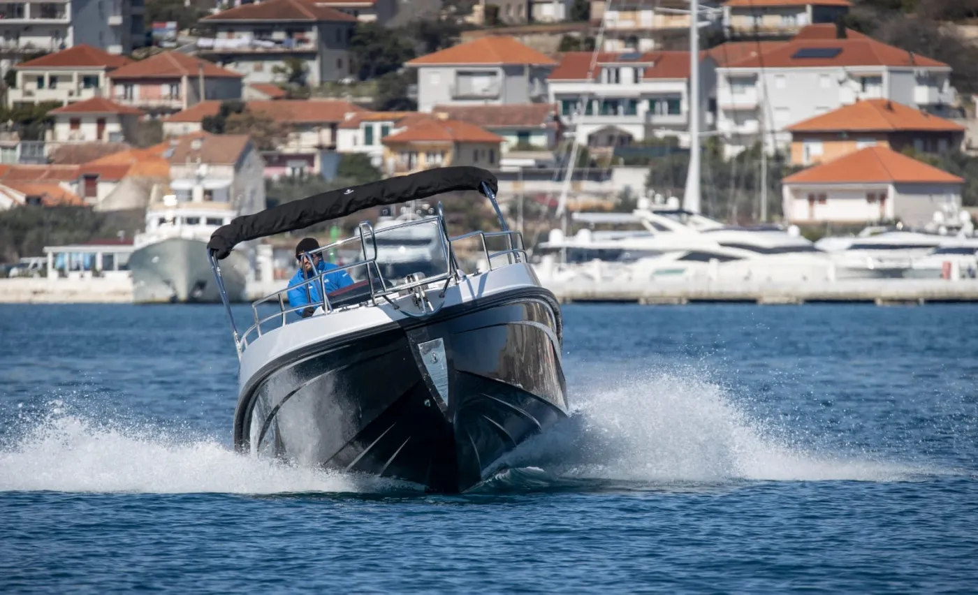 no name - Motor Yat içinde Trogir