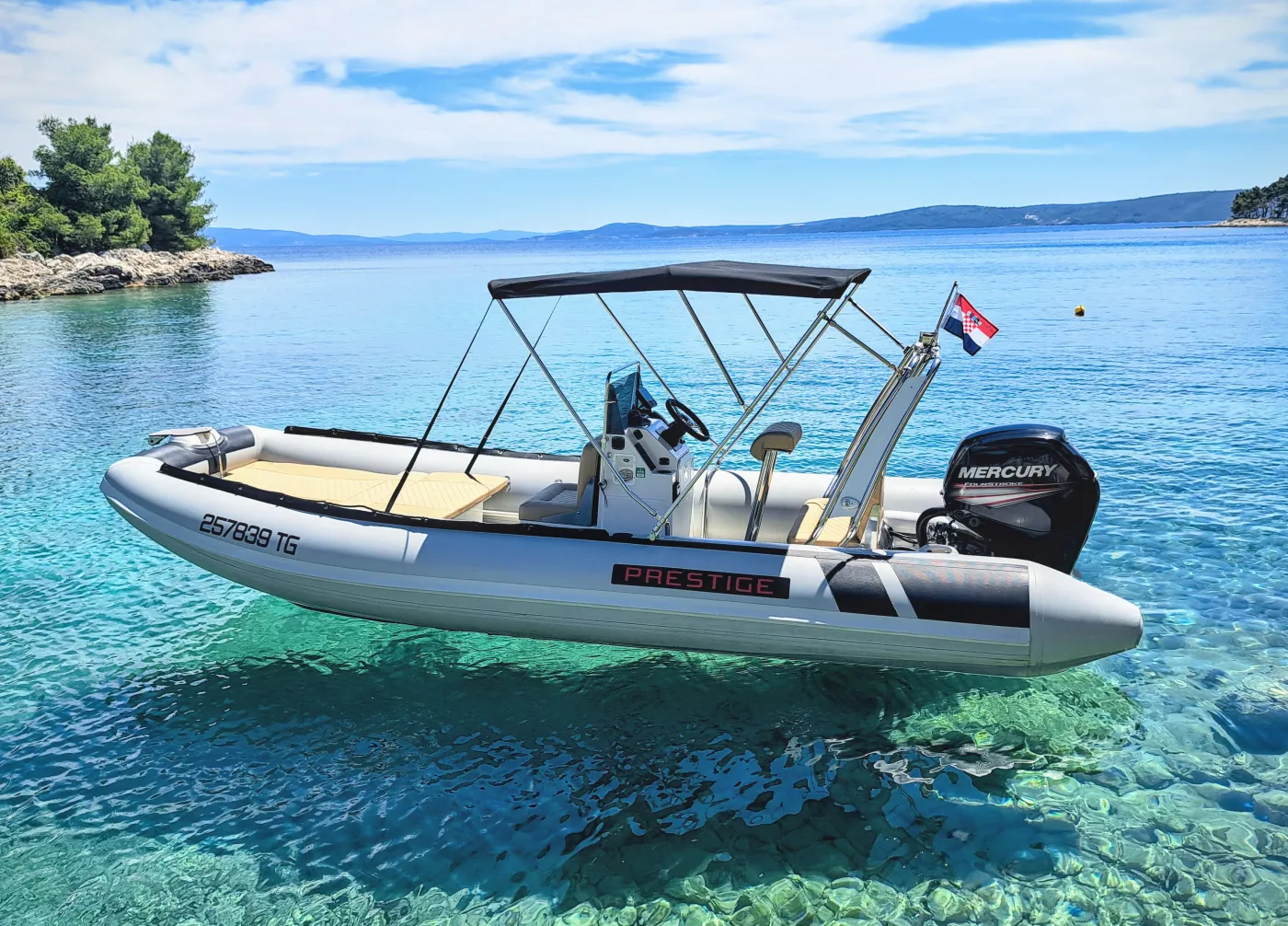 Niky - Motor Yacht in Trogir