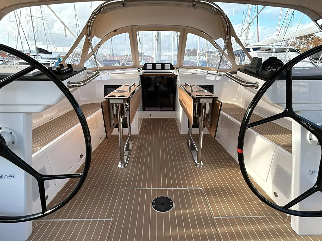 TOPAZ - Sailboat in Palma