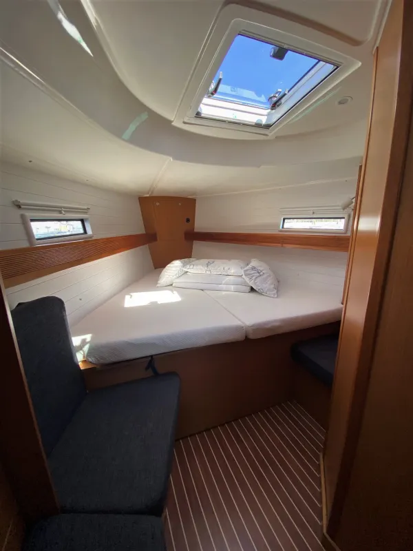 Front cabin