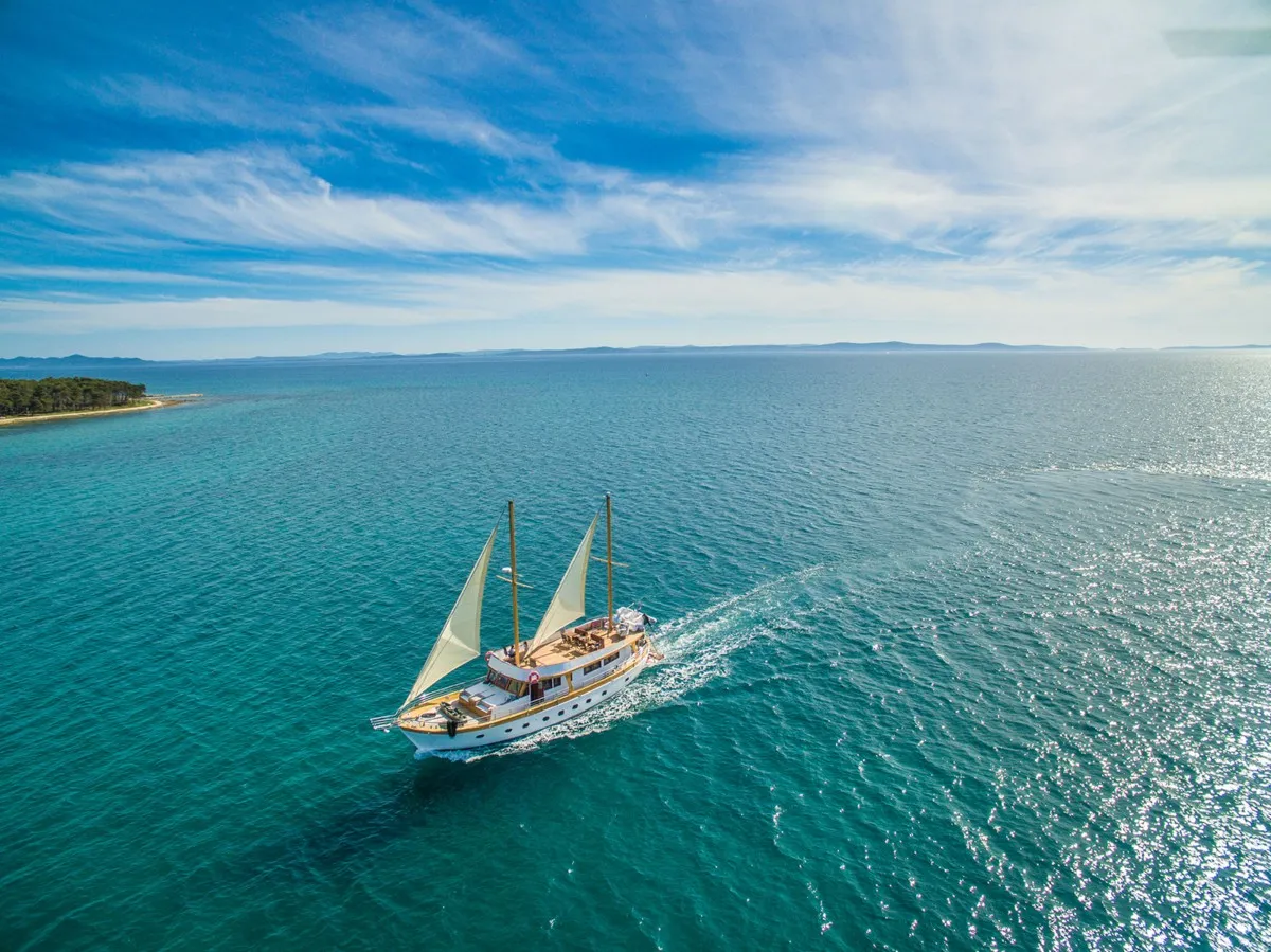 ADRIATIC BREEZE - Gulet in Split