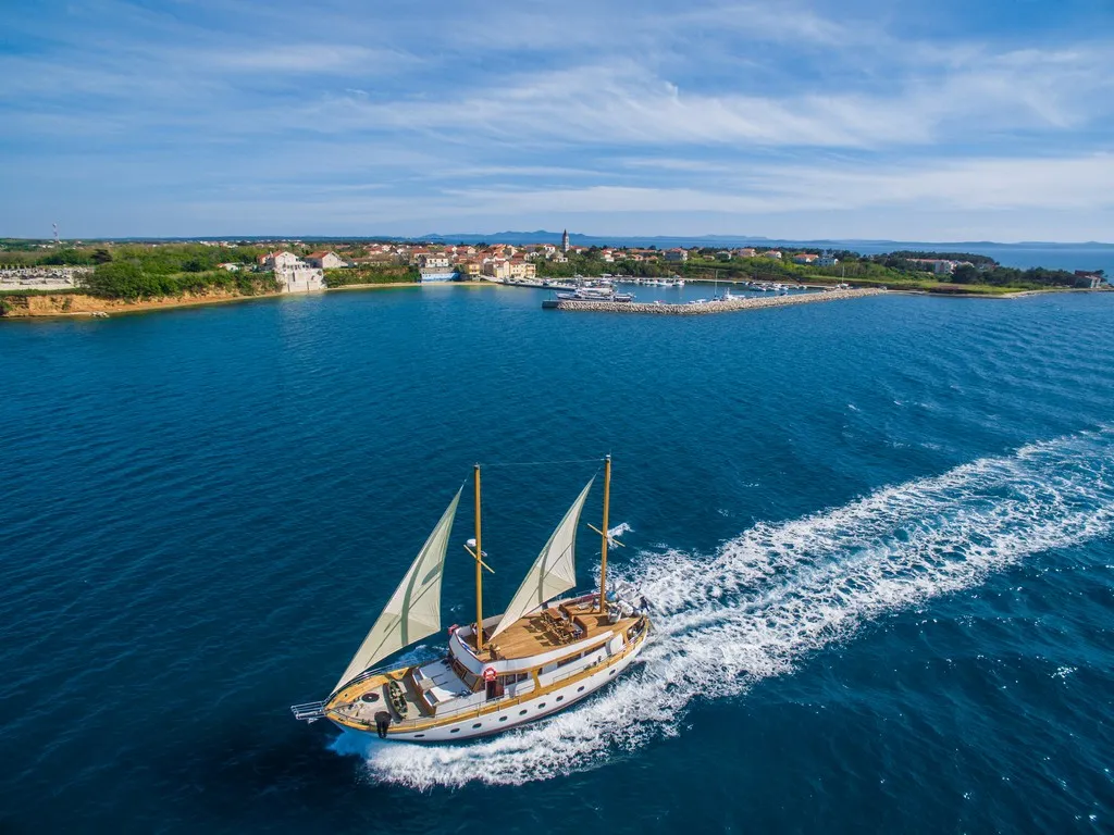 ADRIATIC BREEZE - Gulet in Split