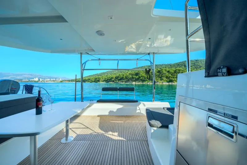 OLYNTHA - Catamaran in Kaštel Gomilica