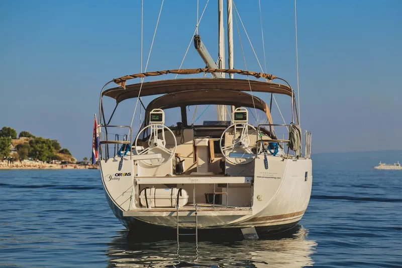 VIRGINIA - Sailboat in Split