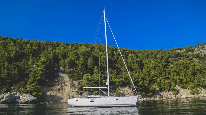 VIRGINIA - Sailboat in Split