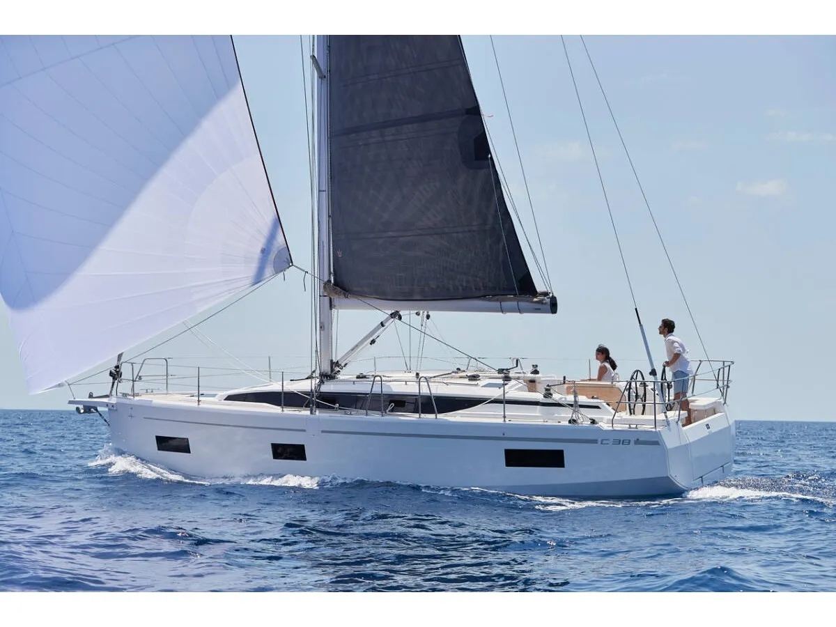 VELIKA LUKA - Sailboat in Split