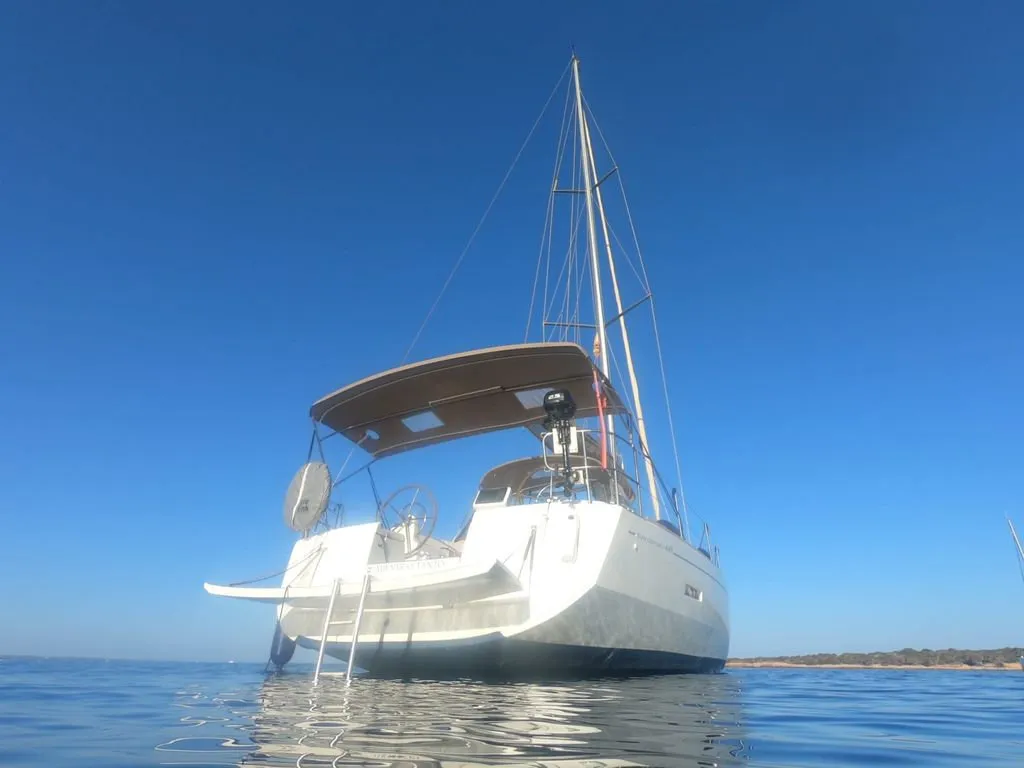 Mientras Tanto - Sailboat in Eivissa