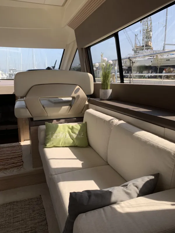 sofa-cockpit