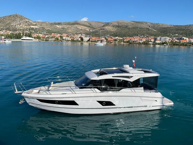 KRISTINA - Motor Yat içinde Trogir