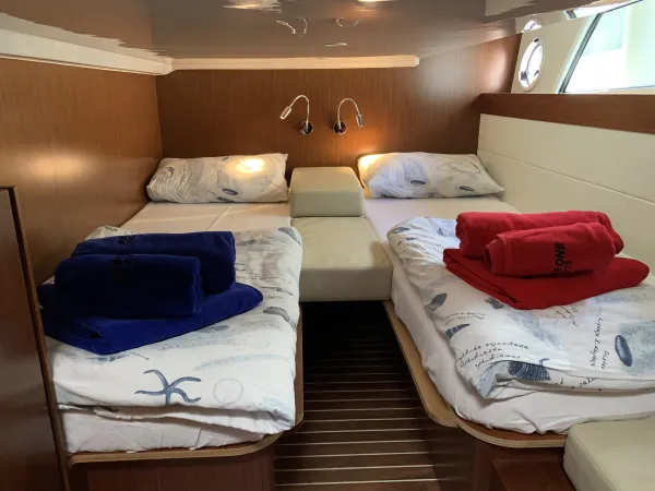 small cabin_right