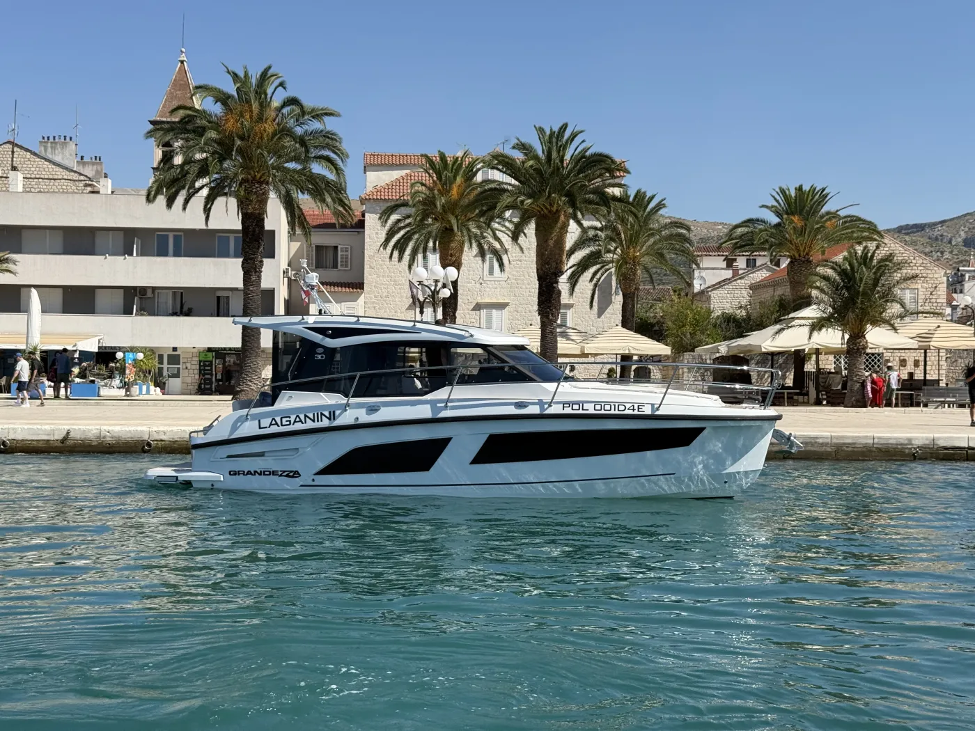 LAGANINI - Motor Yat içinde Trogir