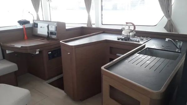 Kitchen / Navigation