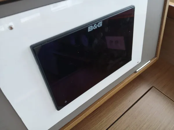 B&G Instrument