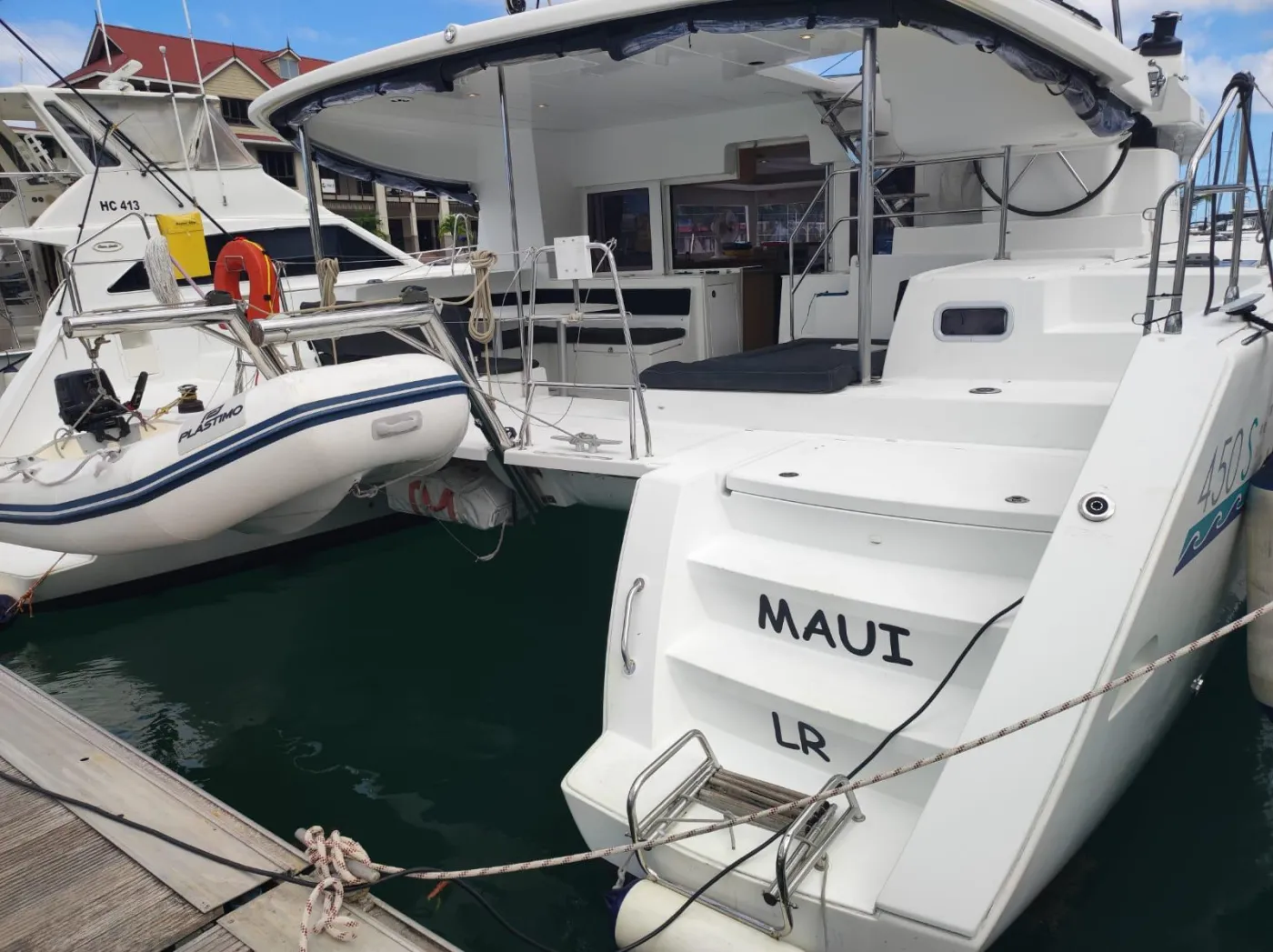 Maui - Catamaran in Providence