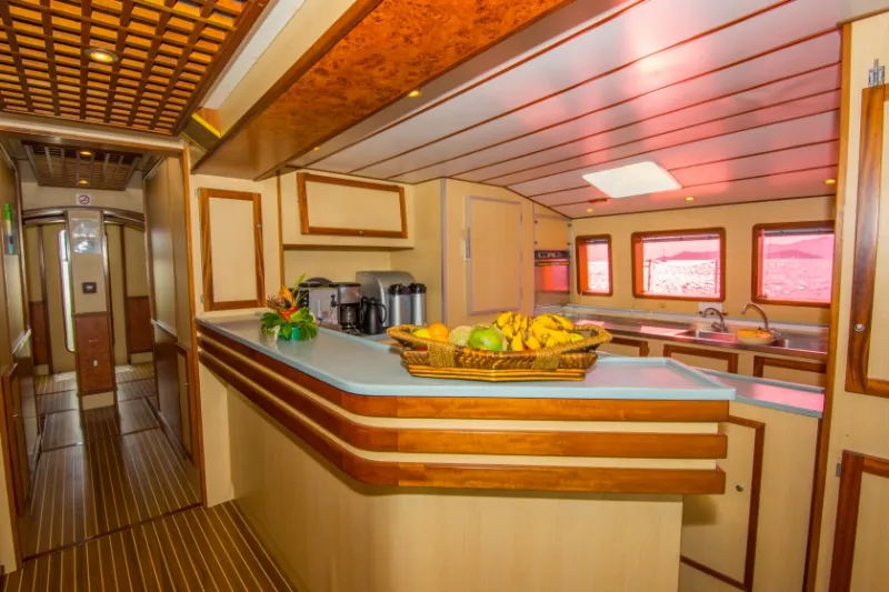 Le Gauguin - Catamaran in Providence