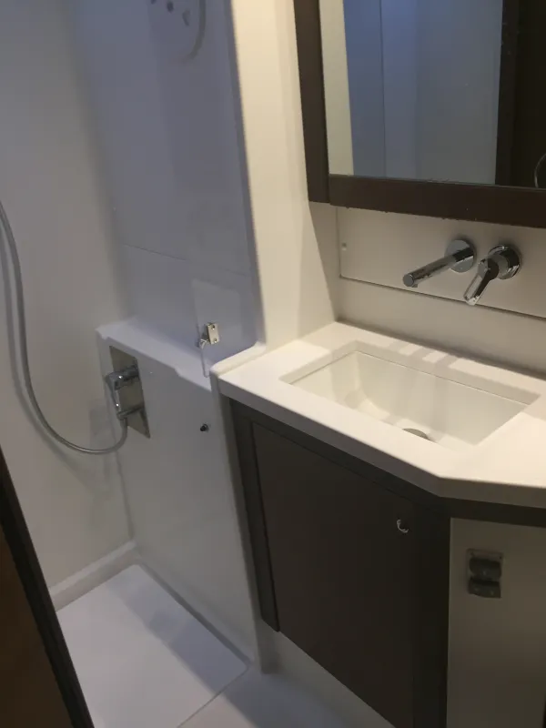 Bath / toilet 2