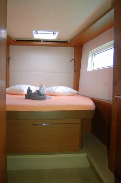 Cabin O06 (RB) - Catamaran in Providence