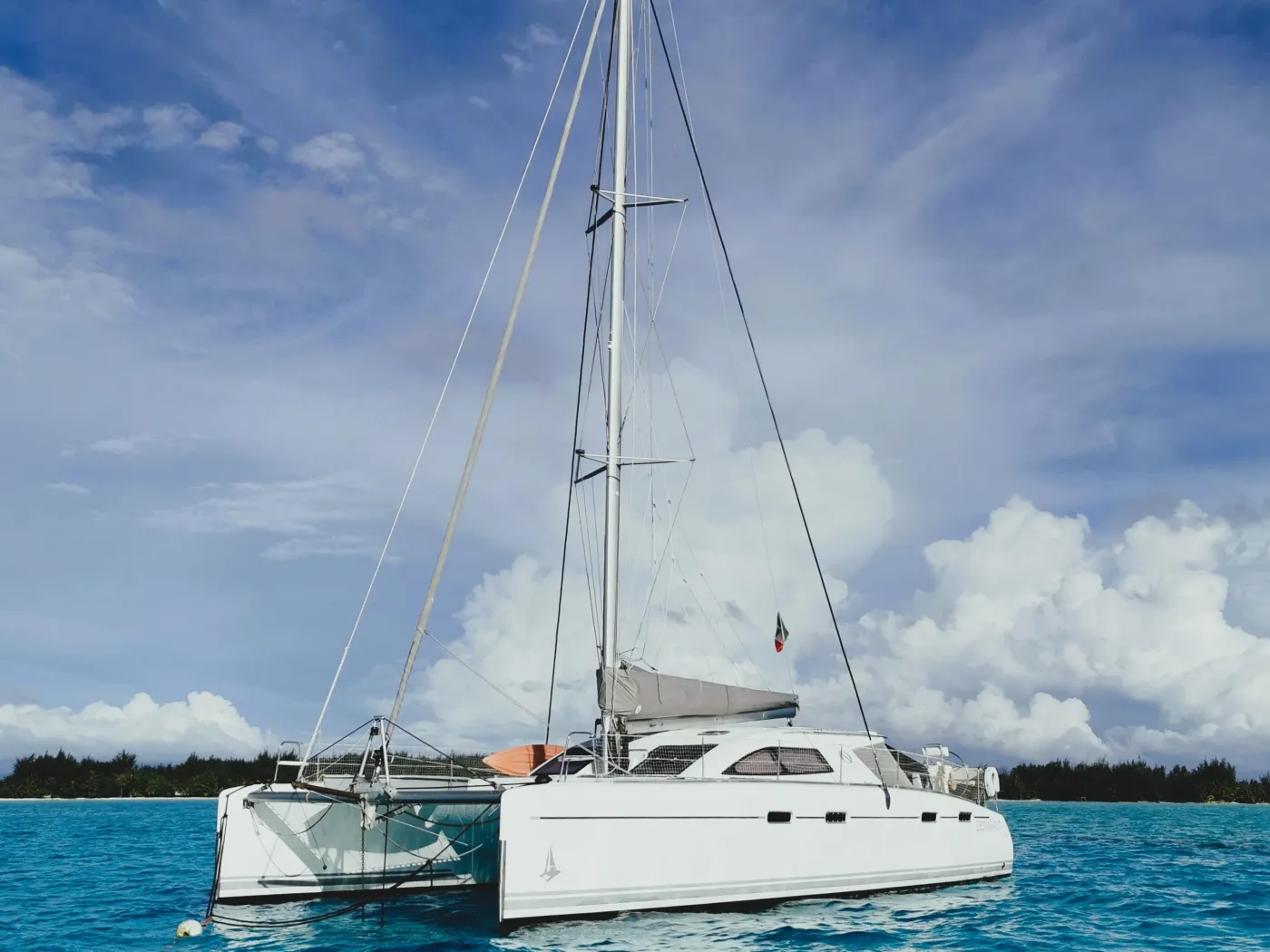 Alcade 1  front double cabin - Catamaran in Uturoa