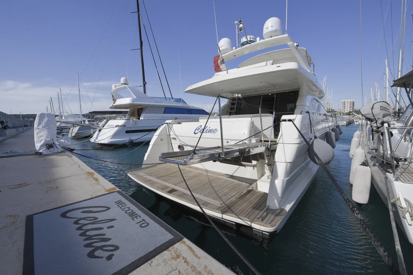 Celine - Motor Yat içinde Provincia di Livorno