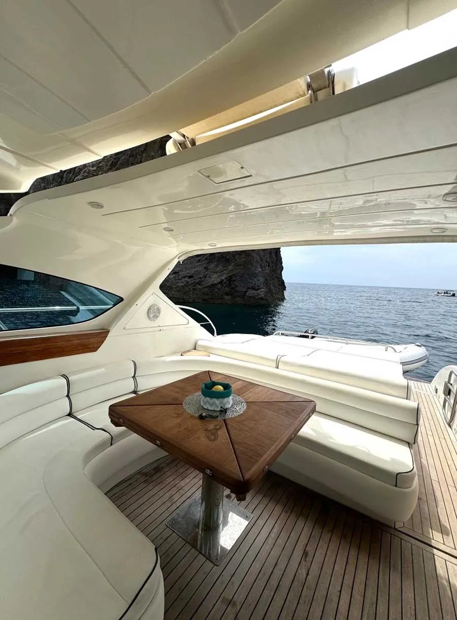 Ludos - Motor Yacht in Tropea