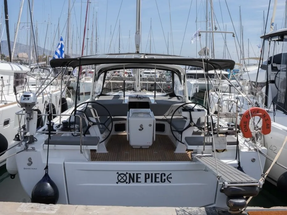 One Piece - Sailboat in Alimos