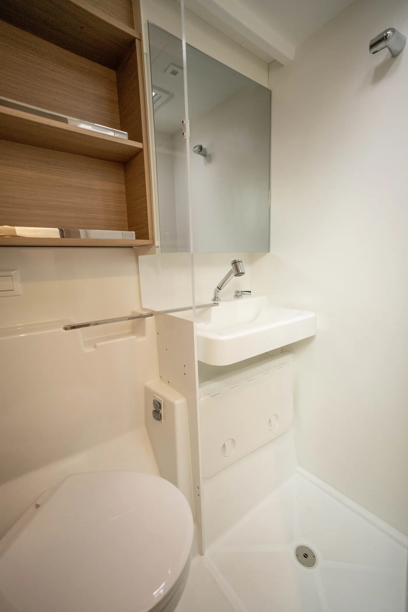 Kyma - Katamaran içinde Alimos