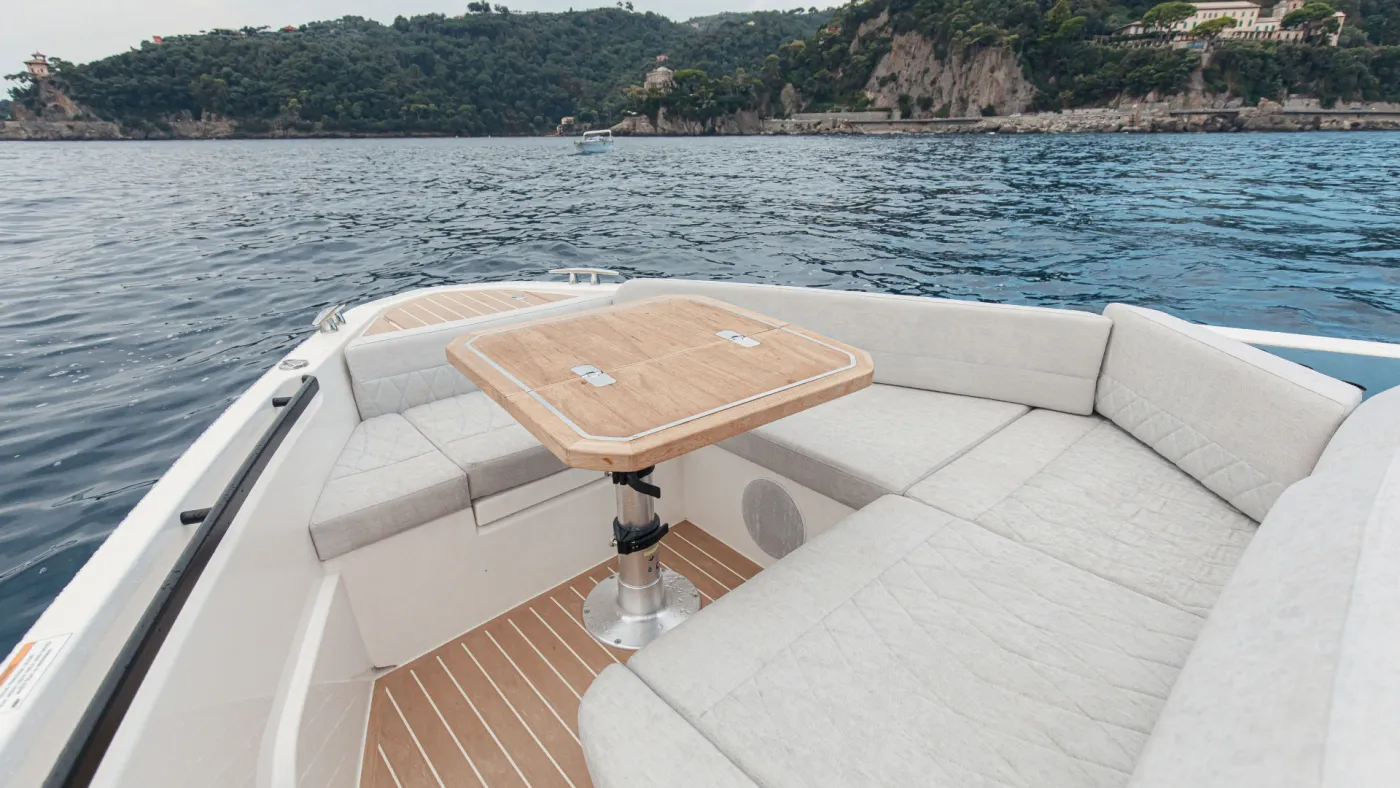 Allora - Motor Yacht in Paros
