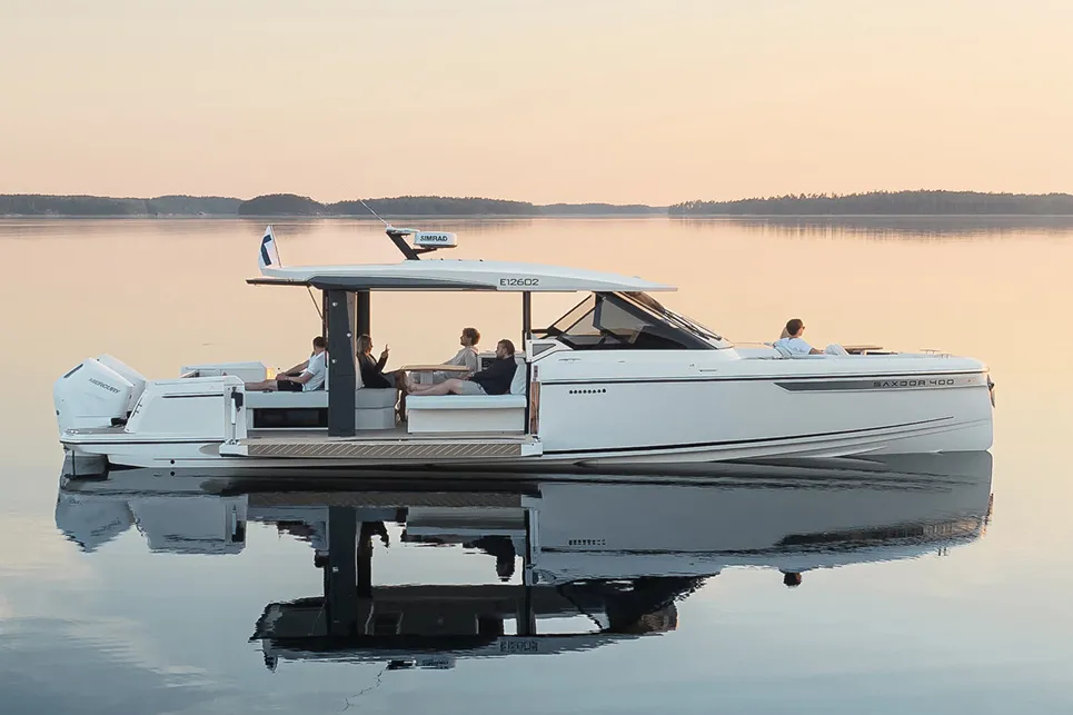 Allora - Motor Yacht in Paros