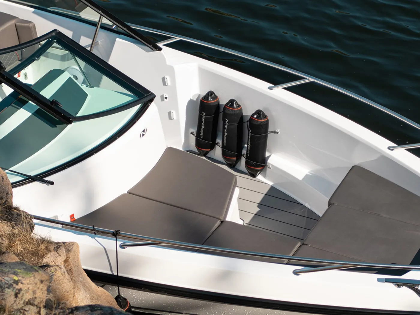 Iris - Motor Yacht in Paros