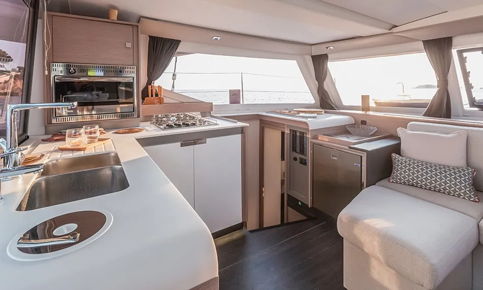 ANGELICA - Catamaran in Alimos