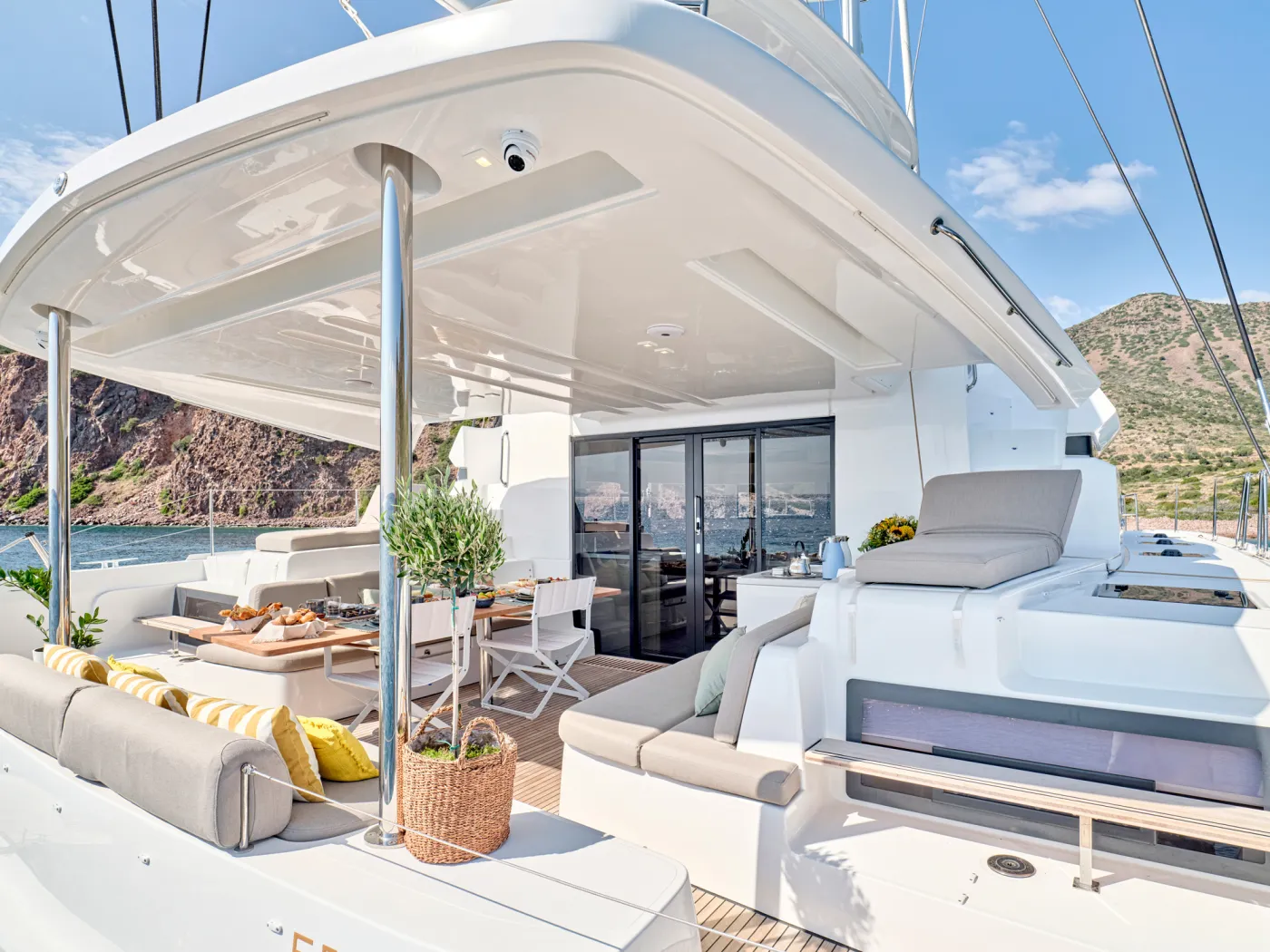 EFKRATI - Catamaran in Alimos