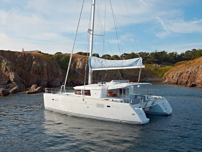 ANNIE - Catamaran in Alimos