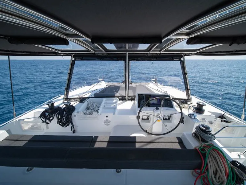 ANNIE - Catamaran in Alimos