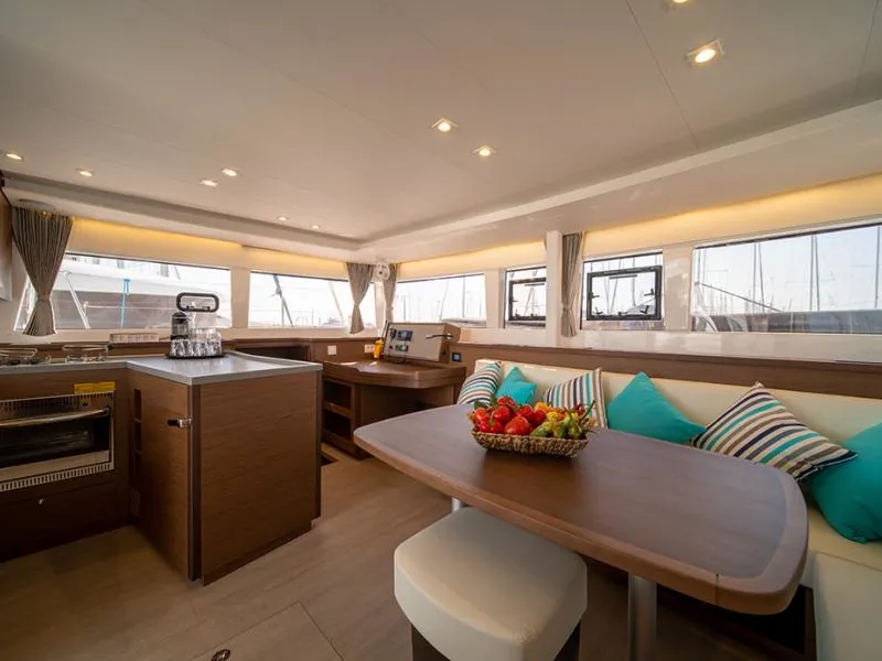 ANNIE - Catamaran in Alimos