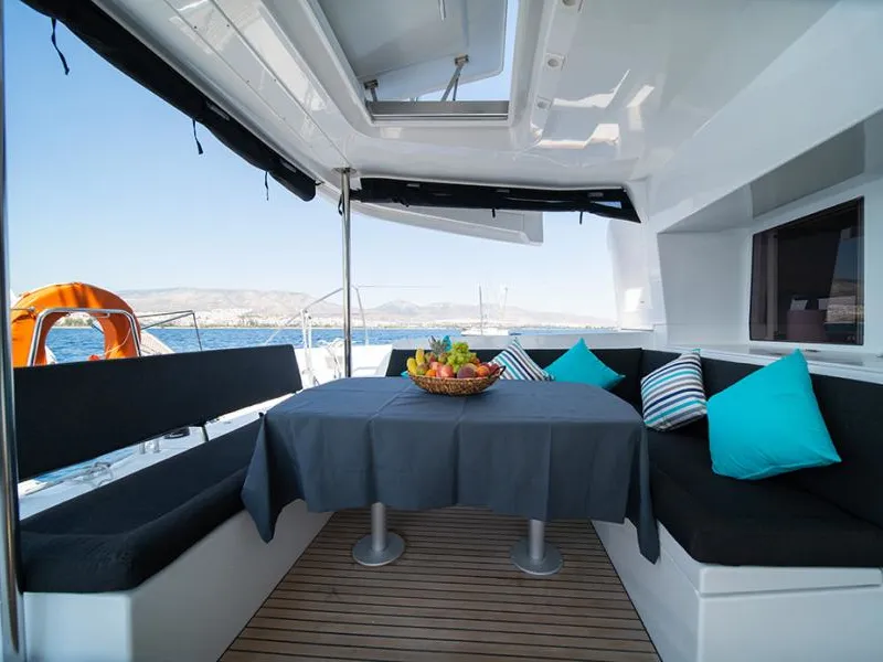 ANNIE - Catamaran in Alimos