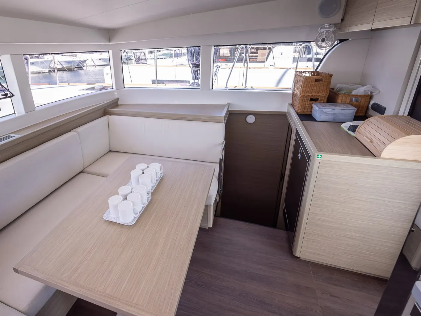 Abalone - Catamaran in Primošten