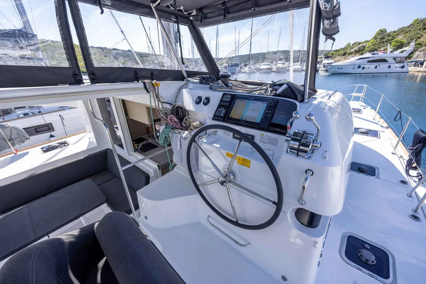 Conch - Catamaran in Primošten