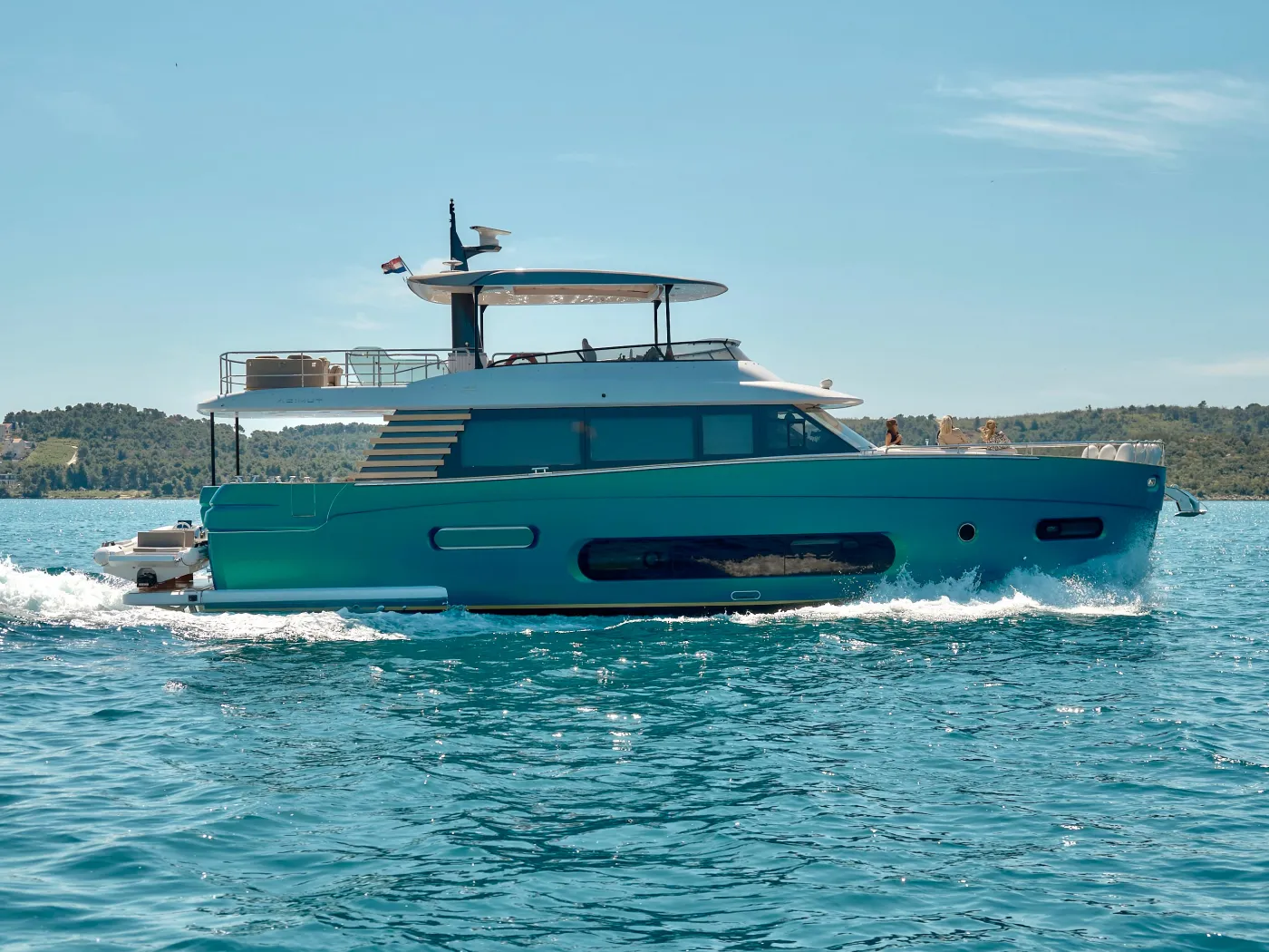 AVA II - Motor Yacht in Podstrana