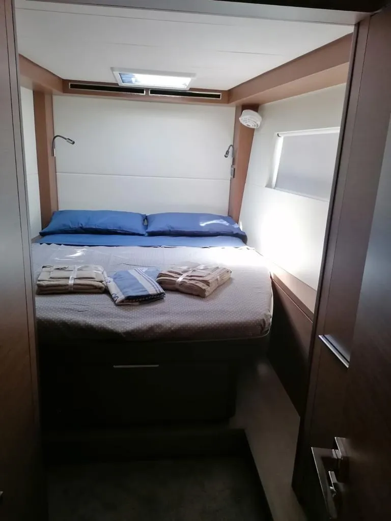 Colibrì Platinum Service - Catamaran in Castellammare di Stabia