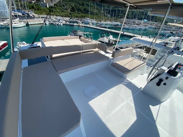 MIRA - Catamaran in Portisco