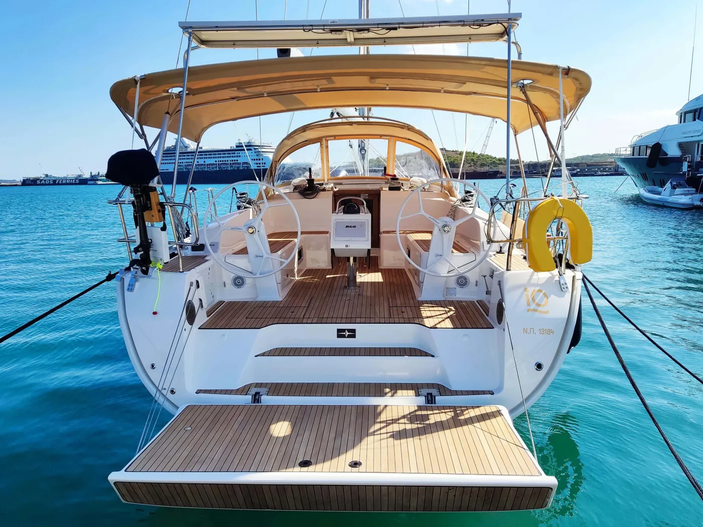Io - Sailboat in Lavrio