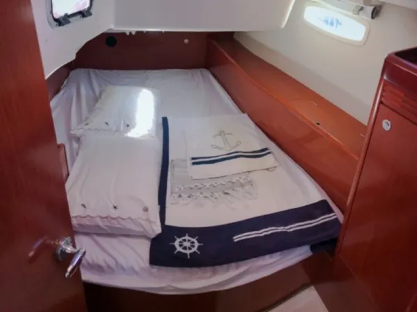 Oceanis 43