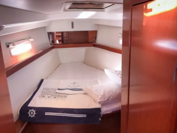 Oceanis 43
