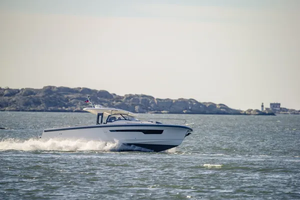 Nimbus Tender T11
