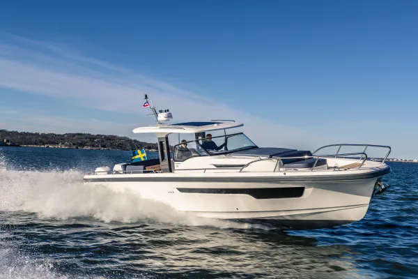 Nimbus Tender T11