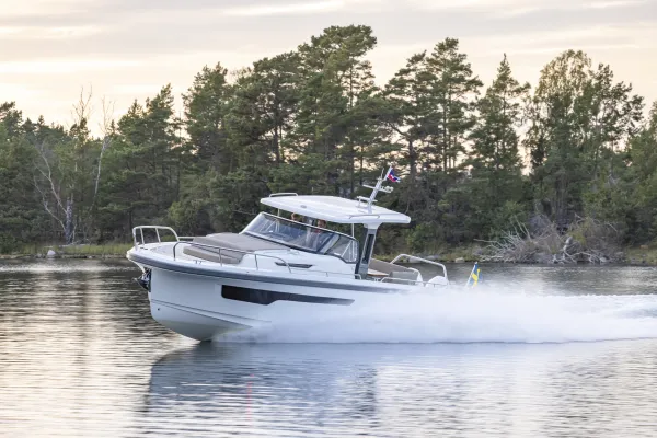 Nimbus Tender T11