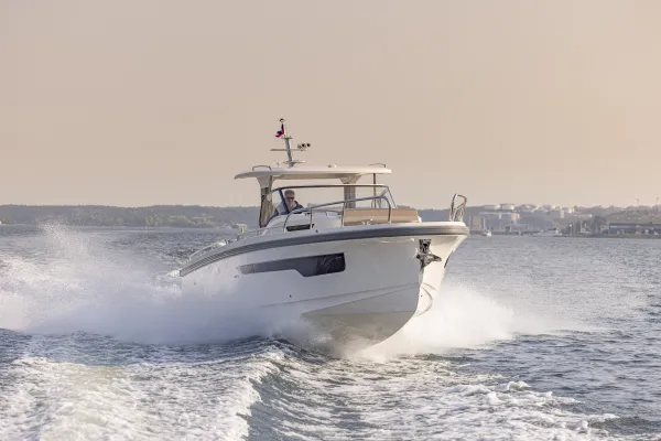 Nimbus Tender T11