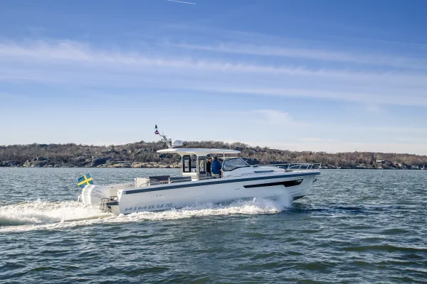 Nimbus Tender T11