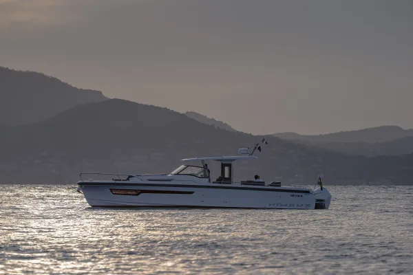 Nimbus Tender T11