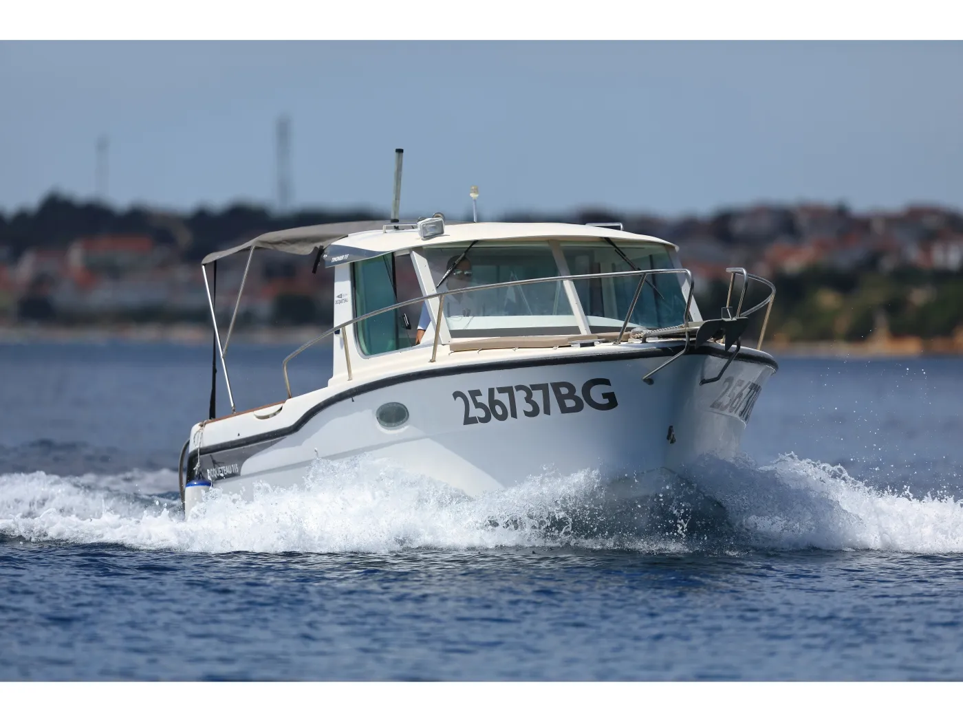 Ocqueteau Timonier 715 - Motor Yacht in Drage